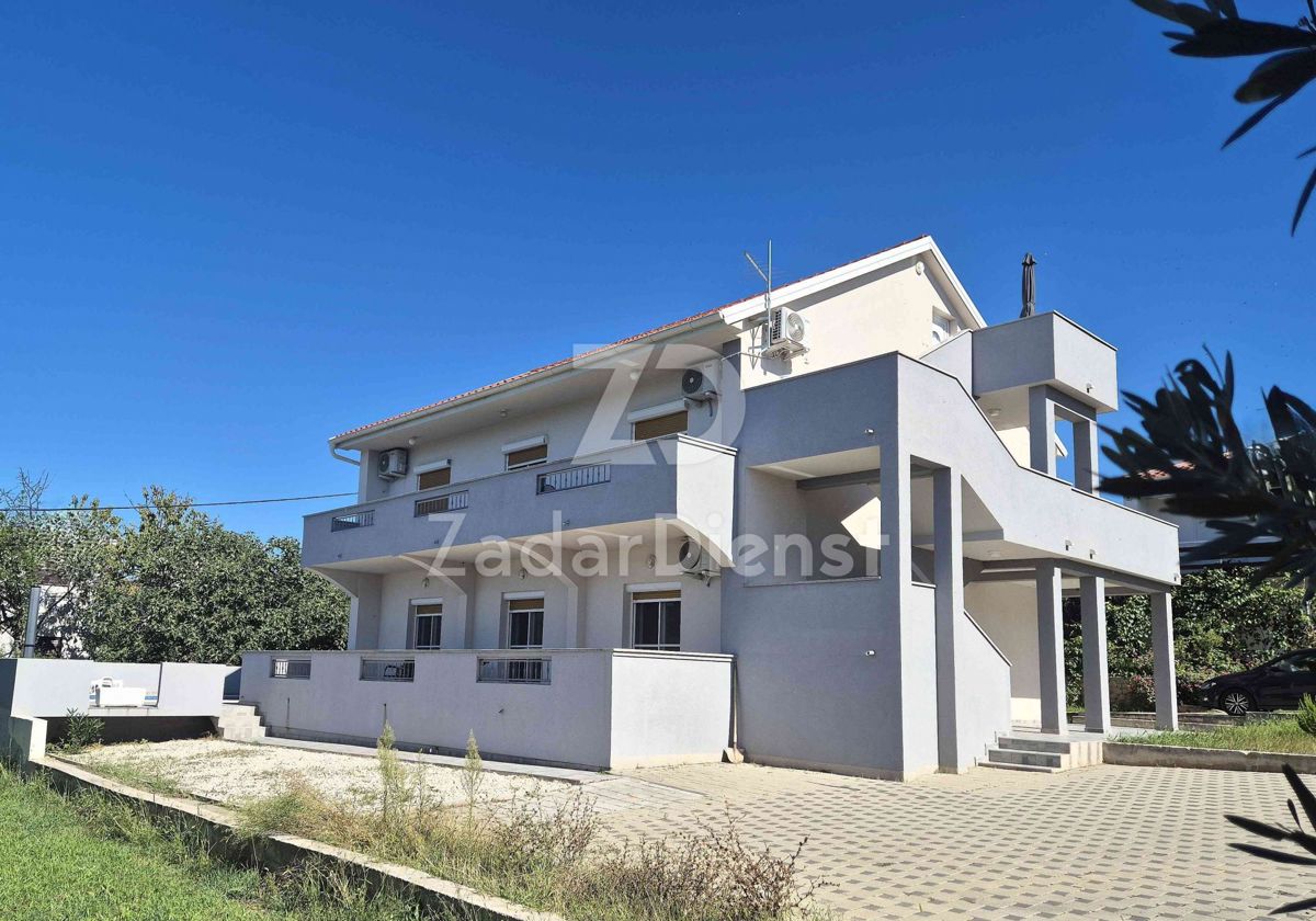 Splendida casa con 3 unità abitative e vista mare