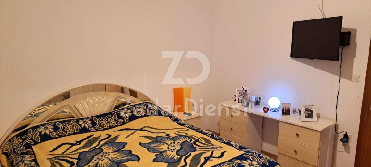 Casa con grande potenziale, a 200 m dal mare a Sukošan