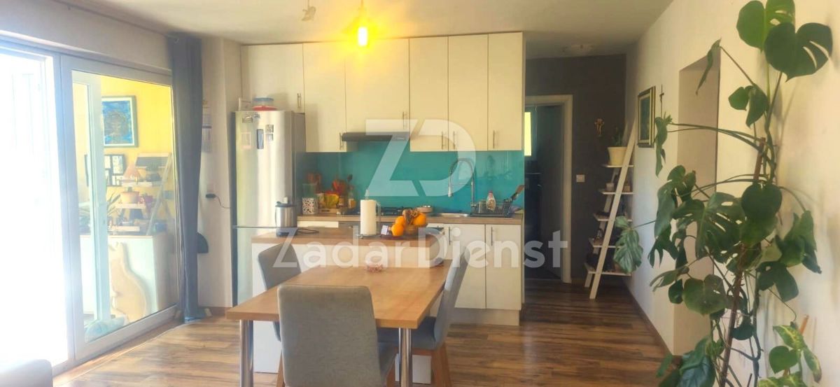 Bellissimo appartamento con vista mare a Zara