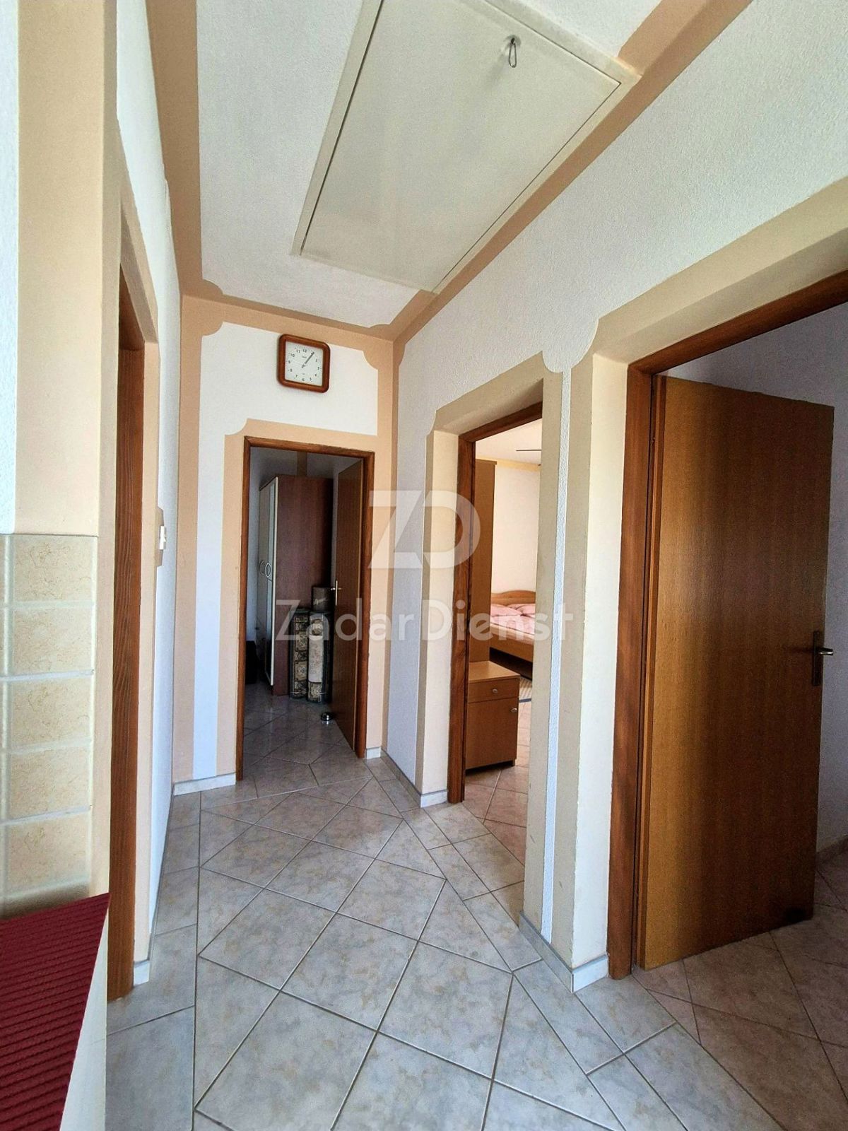 Casa con 2 unità abitative e vista mare a Gornji Karin