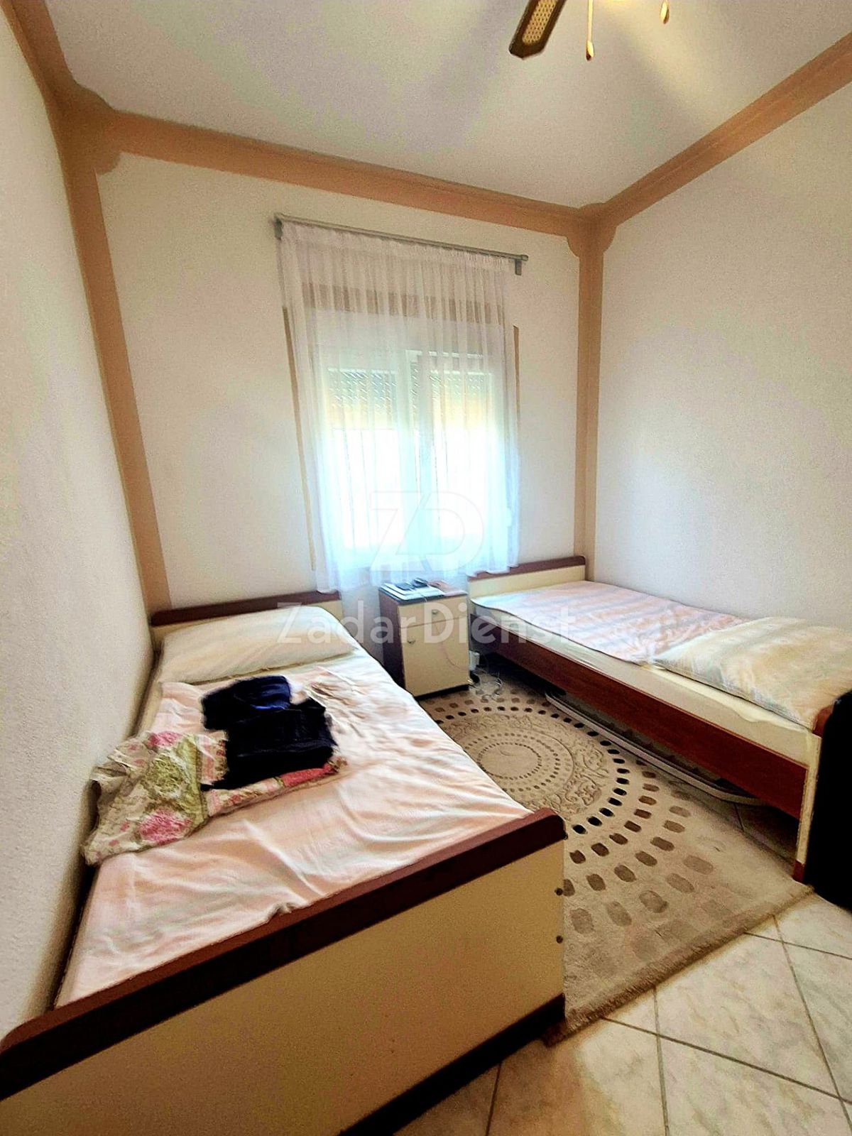 Casa con 2 unità abitative e vista mare a Gornji Karin