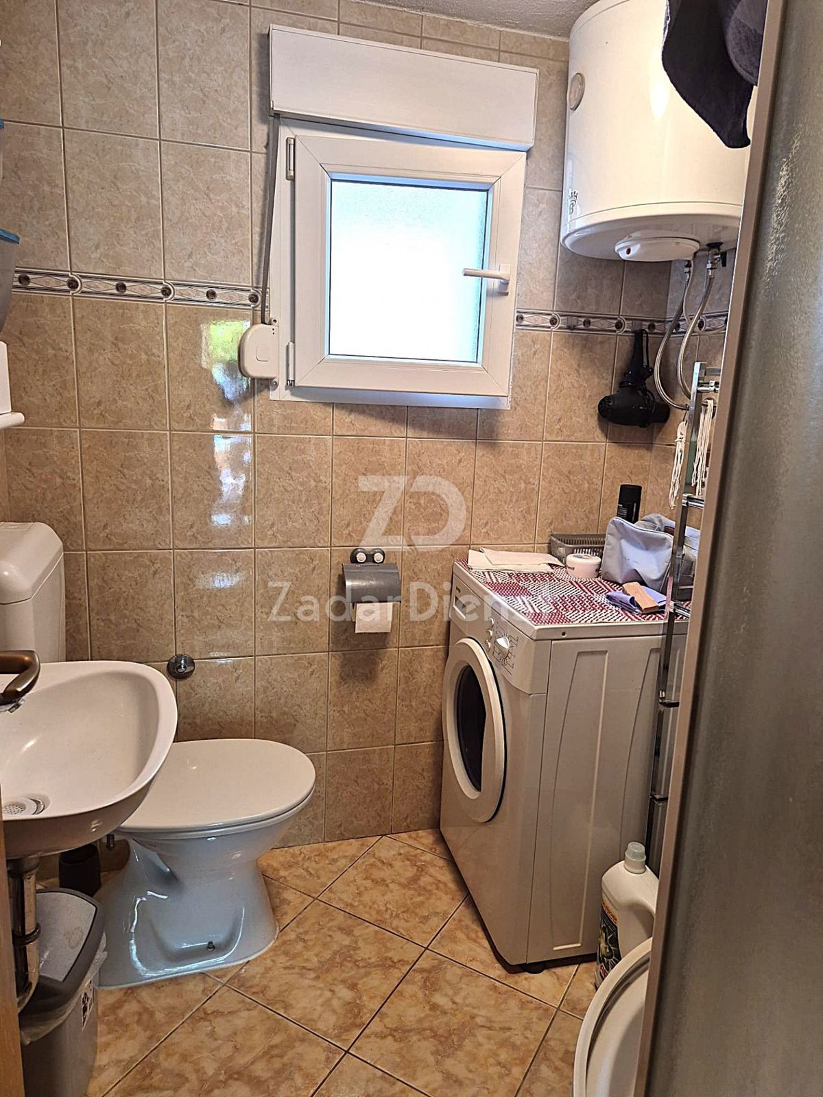 Casa con 2 unità abitative e vista mare a Gornji Karin