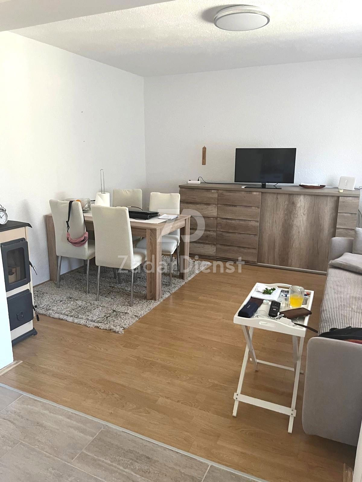 Appartamento con due camere al primo piano a Gornji Karin