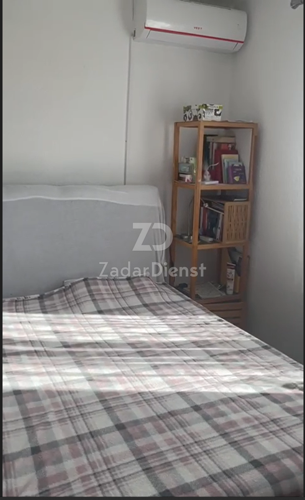 Appartamento con due camere al primo piano a Gornji Karin