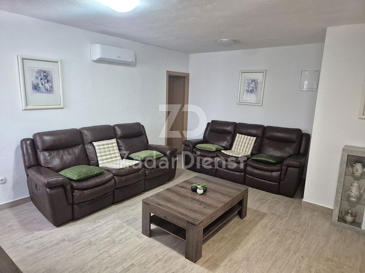 Appartamento arredato con vista mare a Maslenica