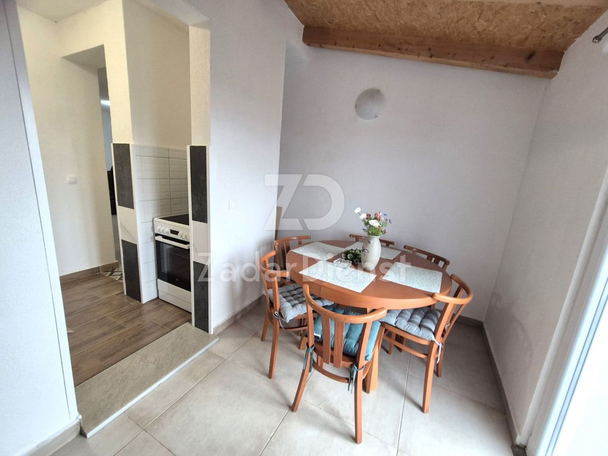 Appartamento arredato con vista mare a Maslenica