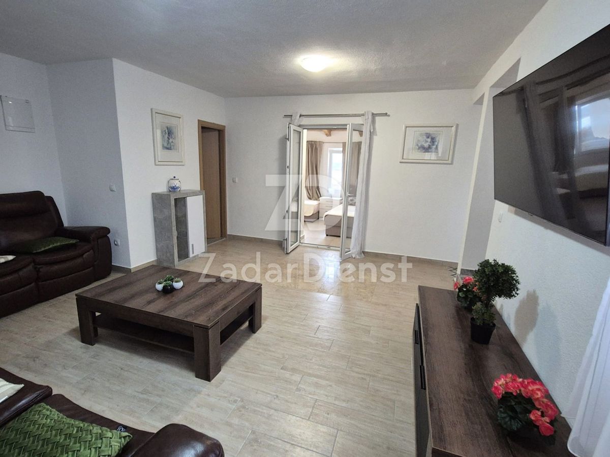 Appartamento arredato con vista mare a Maslenica