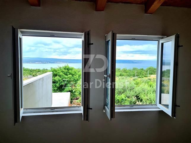 Appartamento arredato con vista mare a Maslenica