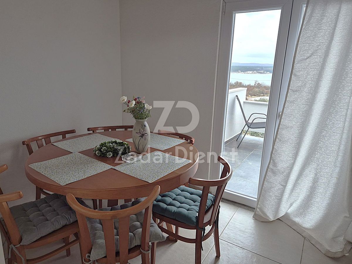 Appartamento arredato con vista mare a Maslenica