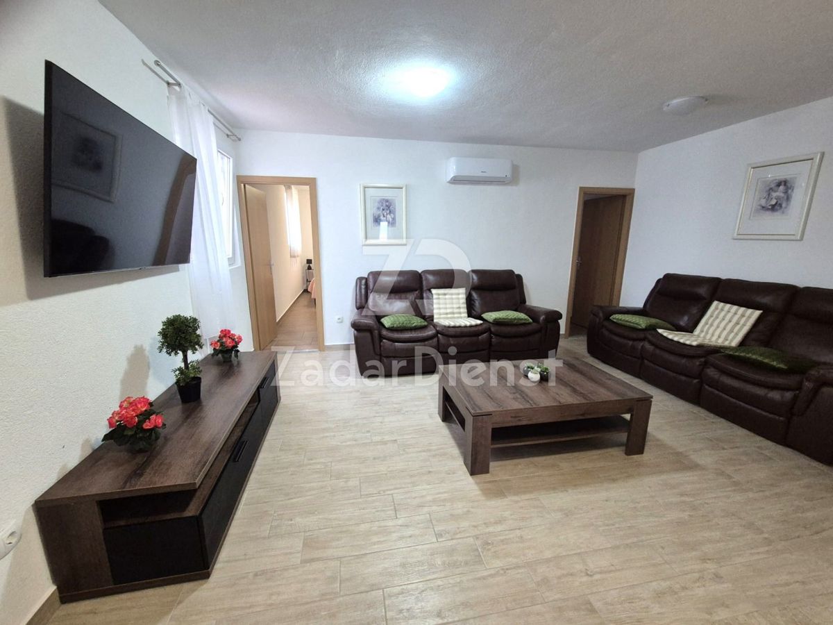 Appartamento arredato con vista mare a Maslenica