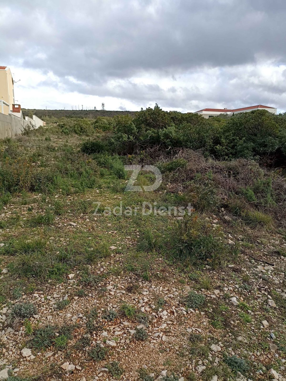 Terreno di 1486 m2 con vista sul mare a Debeljak
