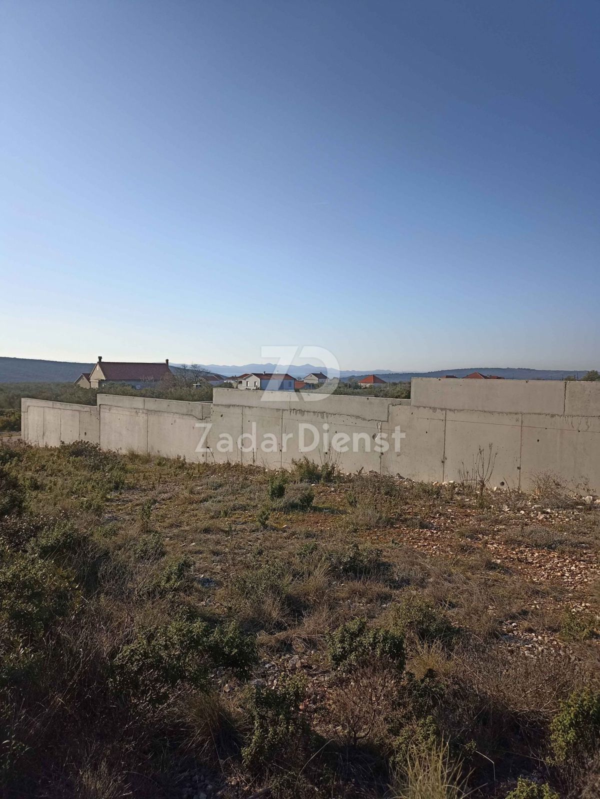 Terreno di 1486 m2 con vista sul mare a Debeljak