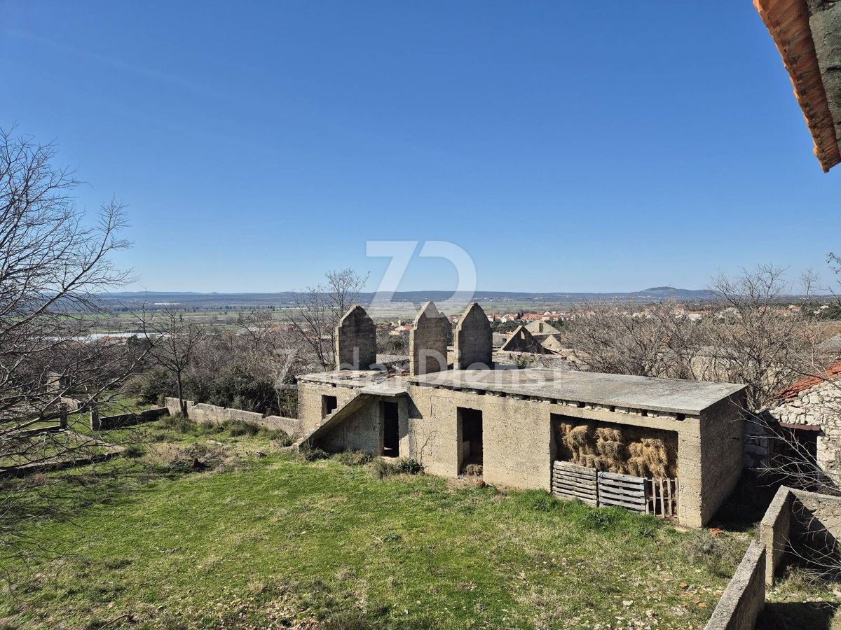 Case su un terreno spazioso di 3097 m2 - Donja Jagodnja