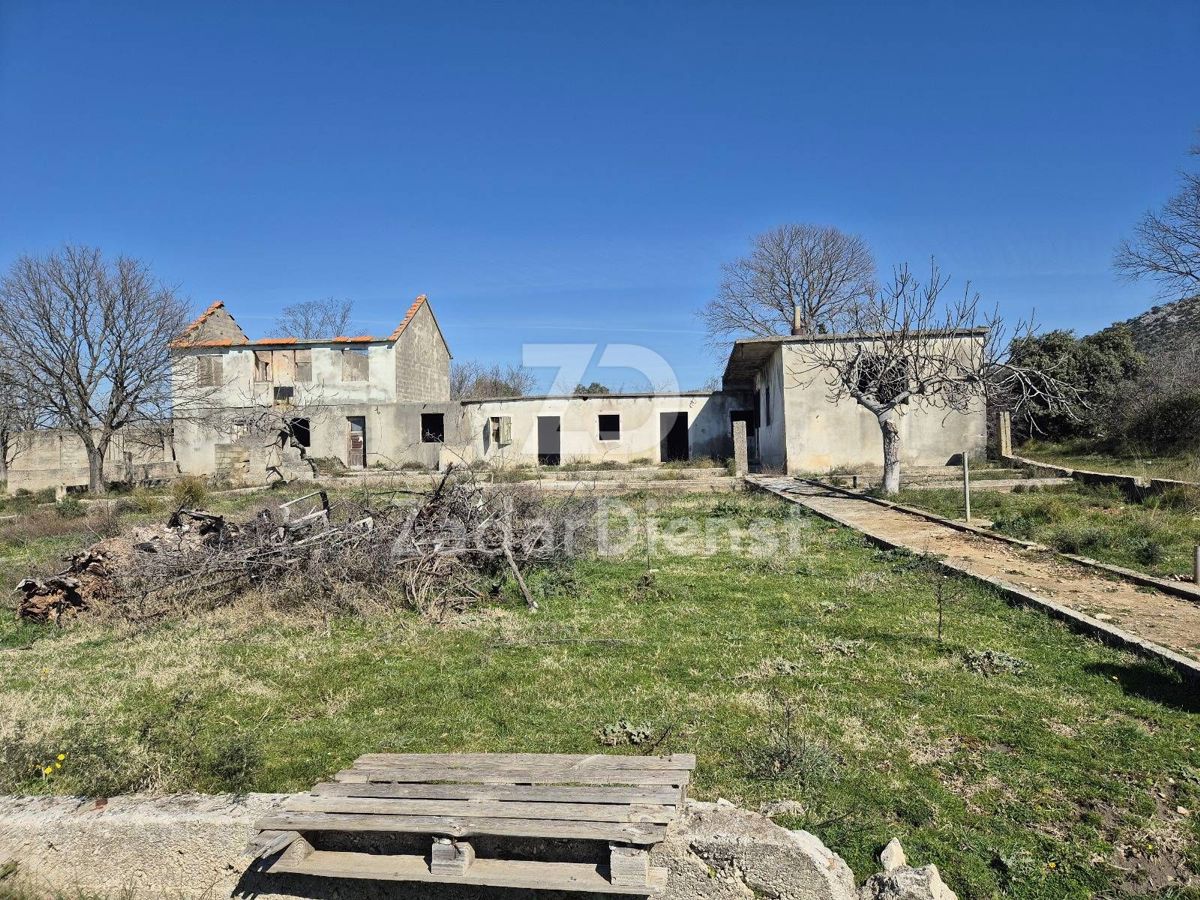 Case su un terreno spazioso di 3097 m2 - Donja Jagodnja