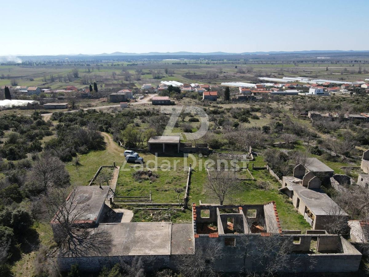 Case su un terreno spazioso di 3097 m2 - Donja Jagodnja