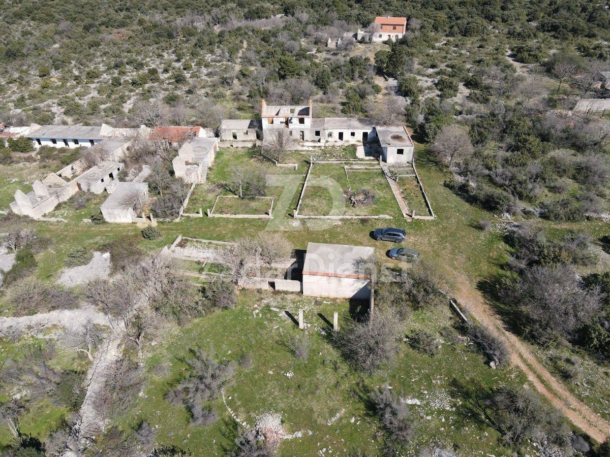 Case su un terreno spazioso di 3097 m2 - Donja Jagodnja