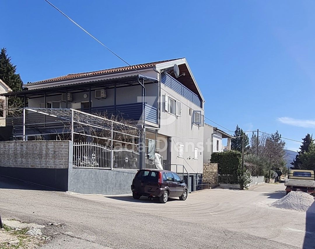 Casa di 274 m2 con vista sul mare a Kruševo