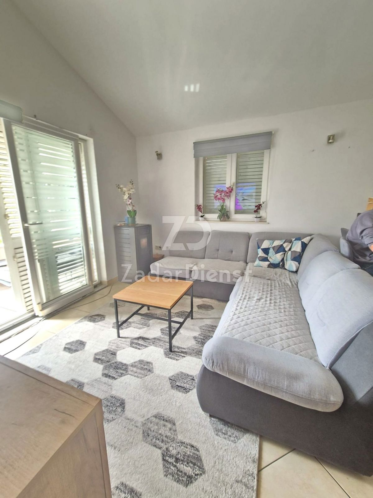 Appartamento con due camere di 55 m2 al 2º piano a Biograd na Moru