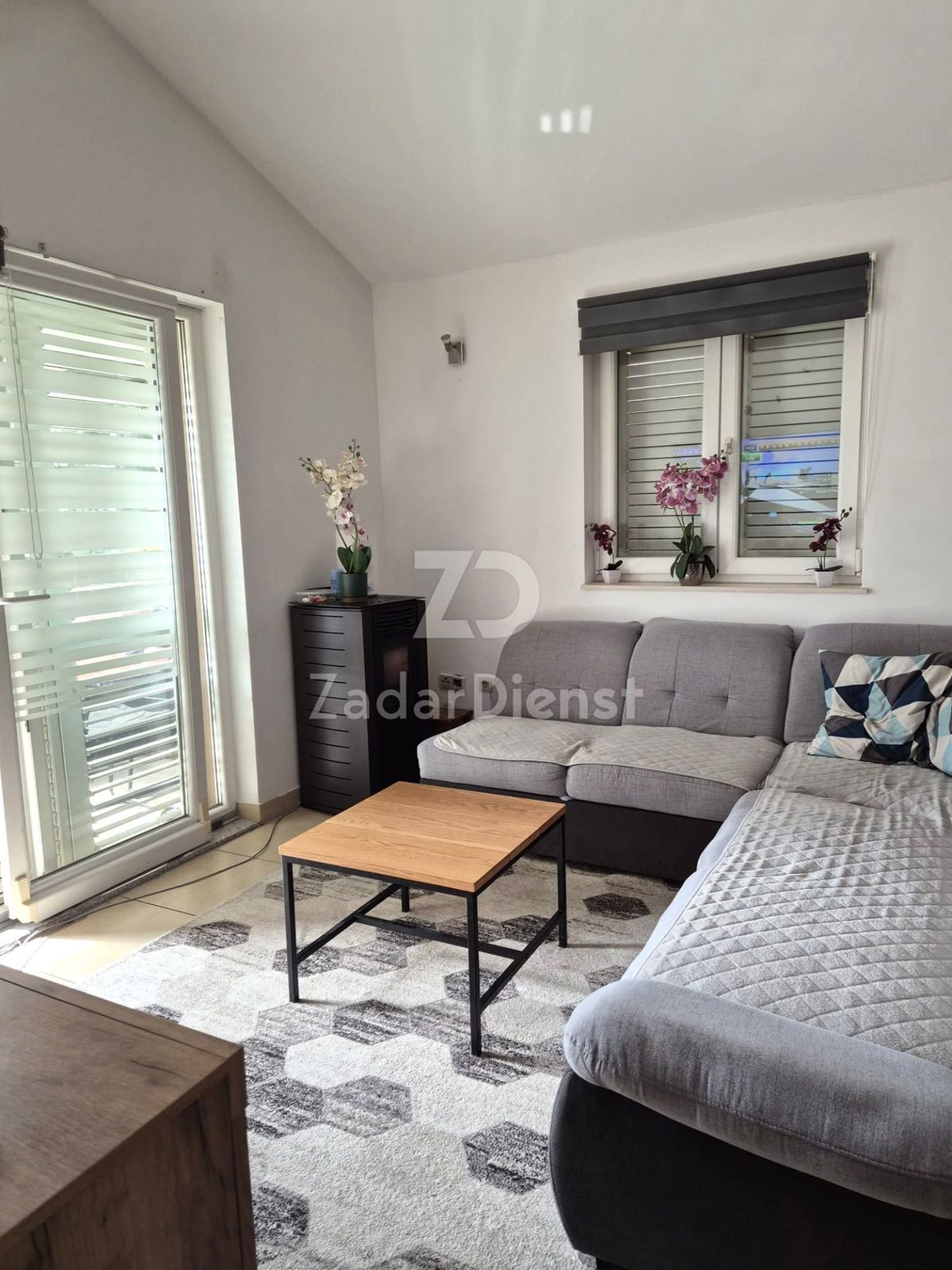 Appartamento con due camere di 55 m2 al 2º piano a Biograd na Moru