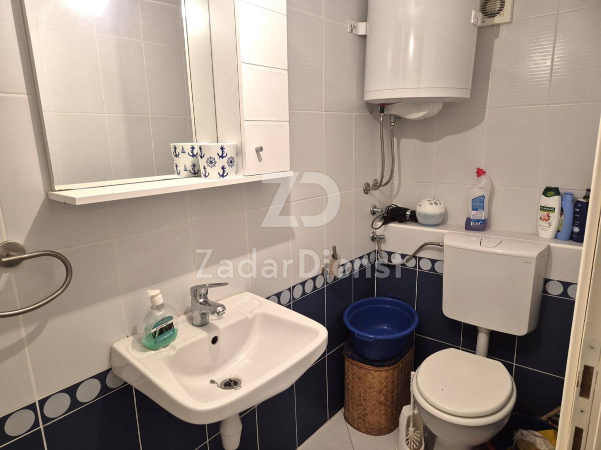 Casa con 4 unità abitative e vista sul mare a Sv. Filip i Jakov