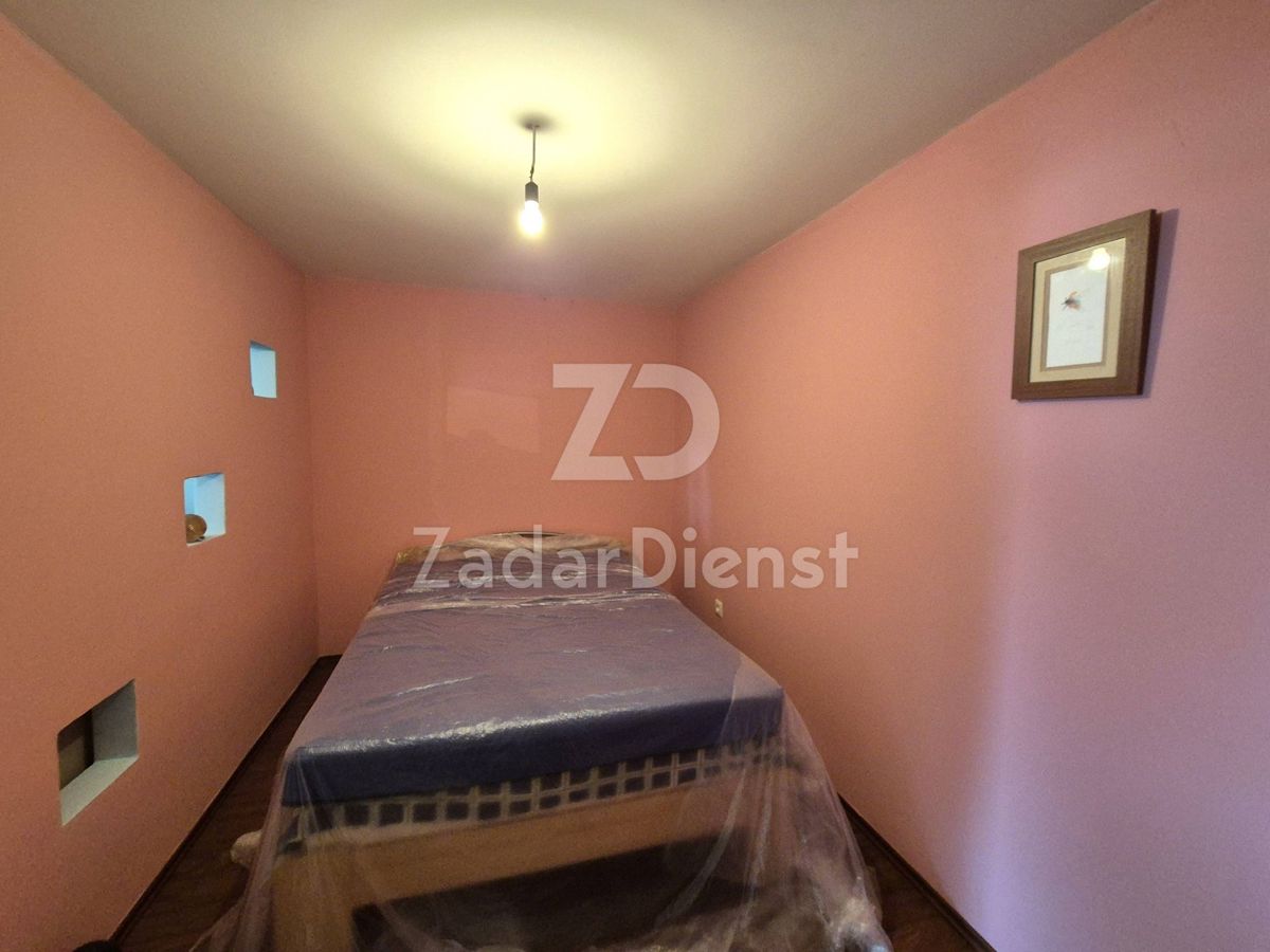 Casa con 4 unità abitative e vista sul mare a Sv. Filip i Jakov