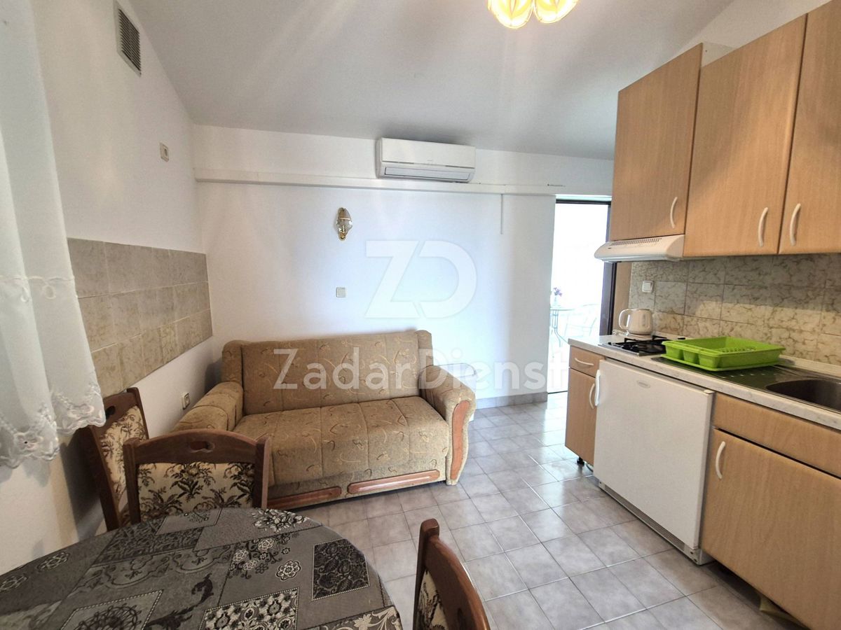 Casa con 4 unità abitative e vista sul mare a Sv. Filip i Jakov