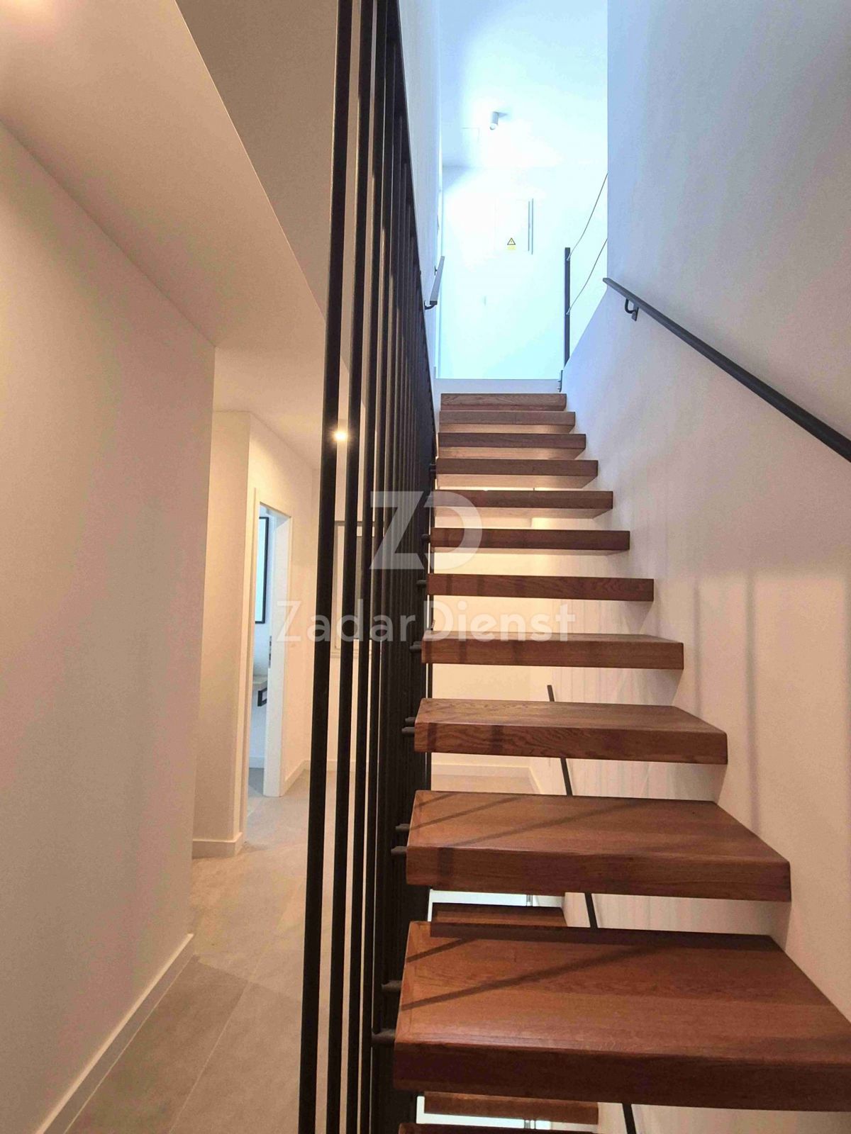 NUOVA COSTRUZIONE, appartamento su due piani con terrazza sul tetto