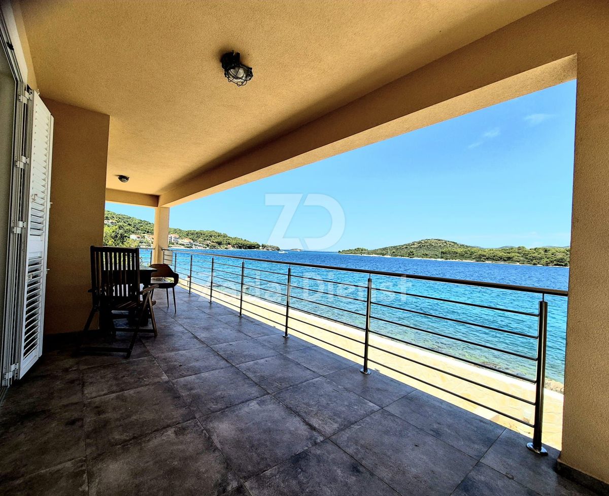 Casa moderna, prima fila sul mare - Mali Iž