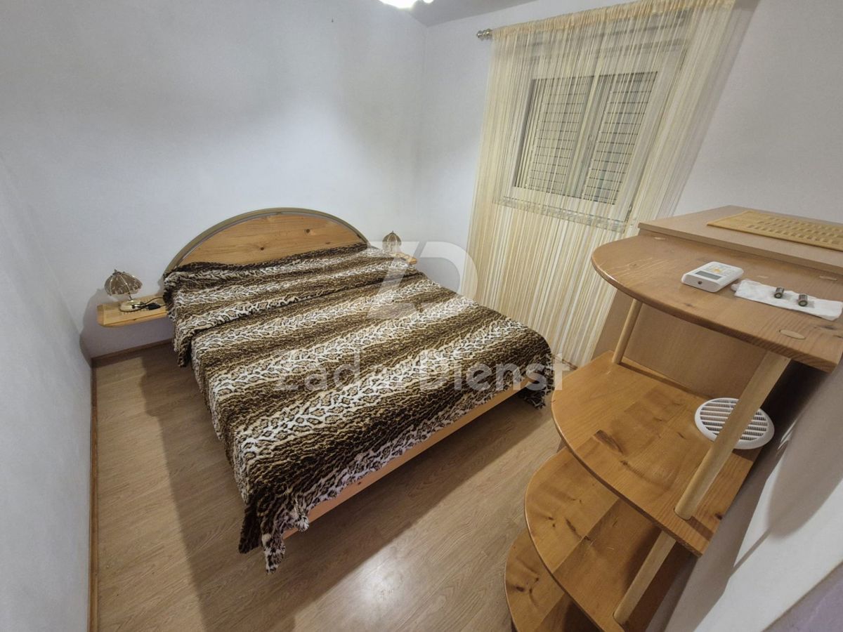 Casa con 3 unità abitative, seconda fila sul mare - Vir