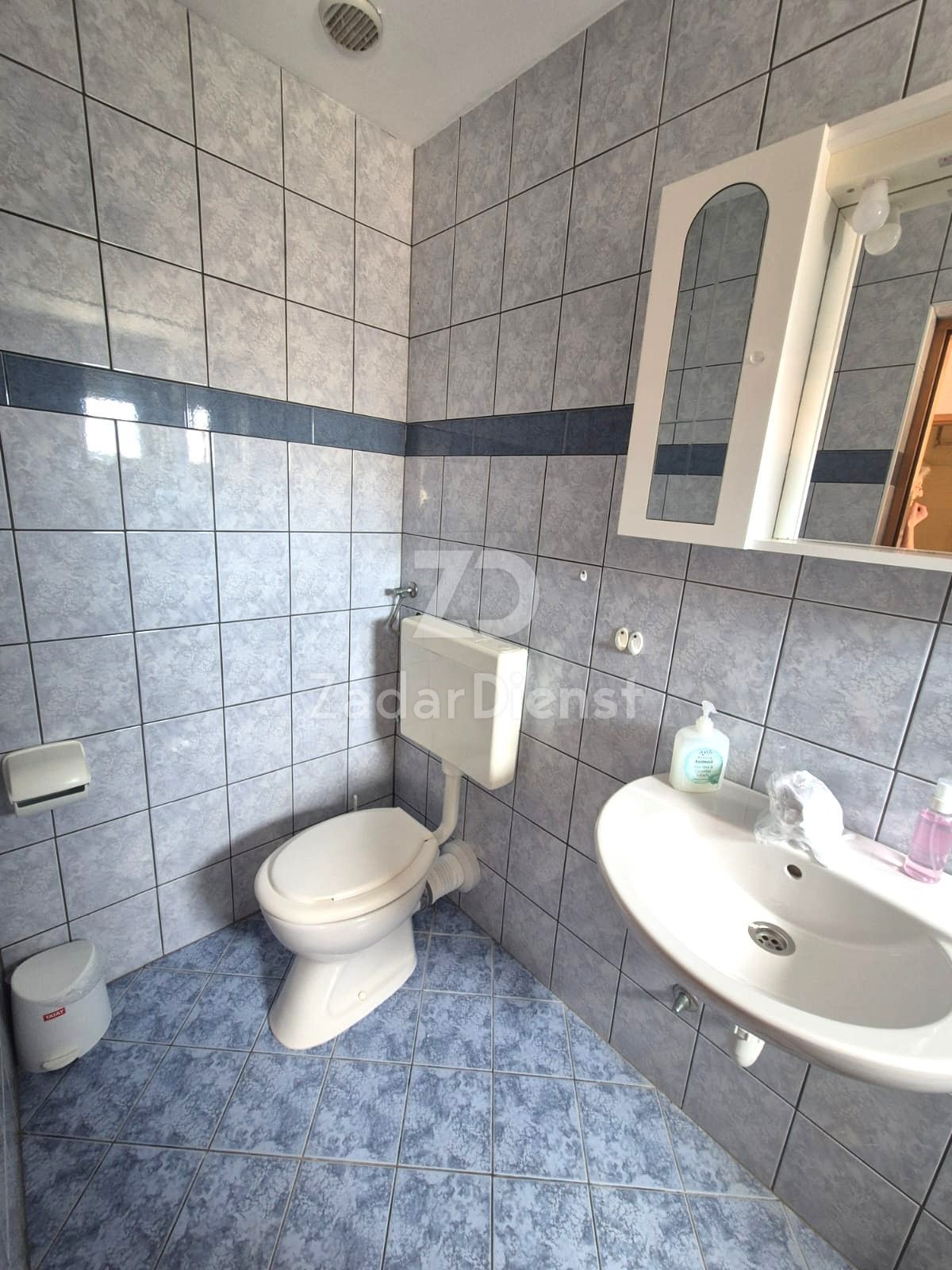 Casa con 3 unità abitative, seconda fila sul mare - Vir