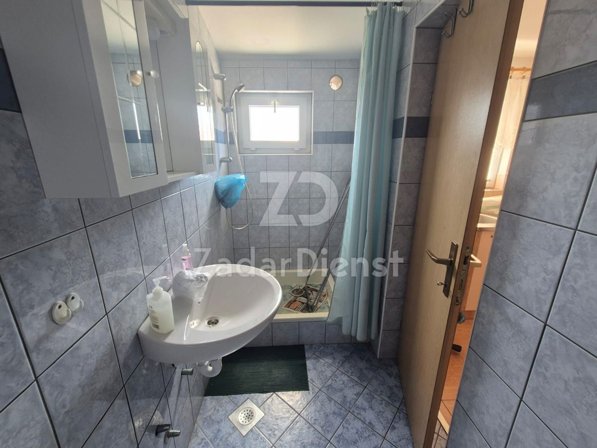 Casa con 3 unità abitative, seconda fila sul mare - Vir