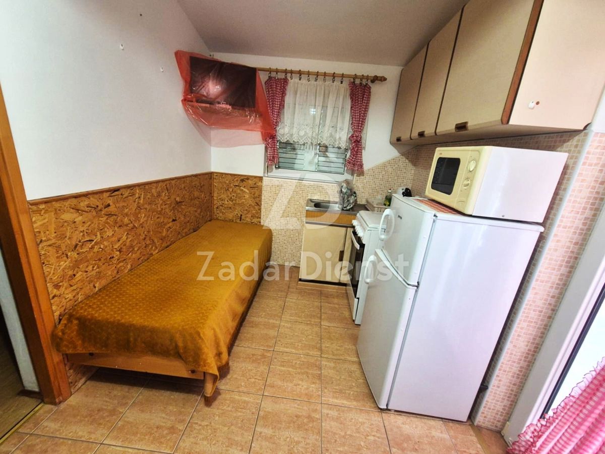 Casa con 3 unità abitative, seconda fila sul mare - Vir