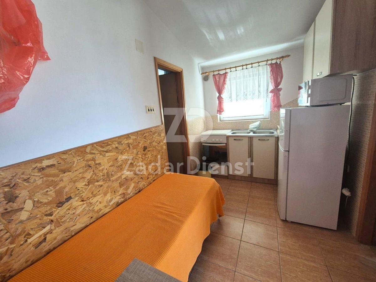 Casa con 3 unità abitative, seconda fila sul mare - Vir