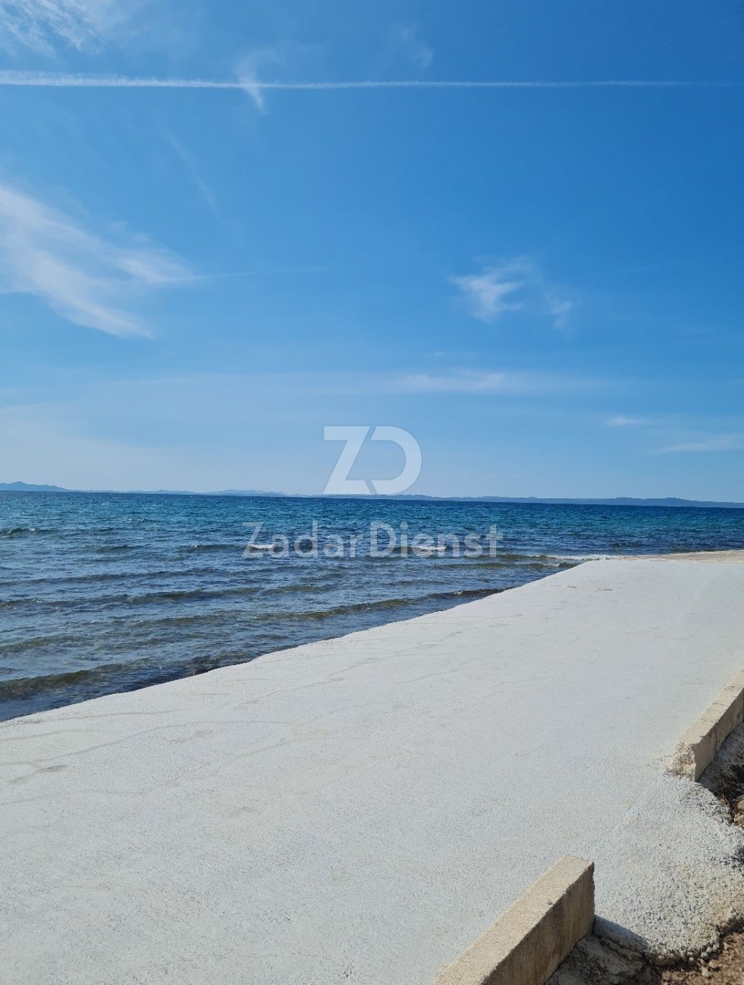 Appartamento moderno in prima fila sul mare sull'isola di Vir