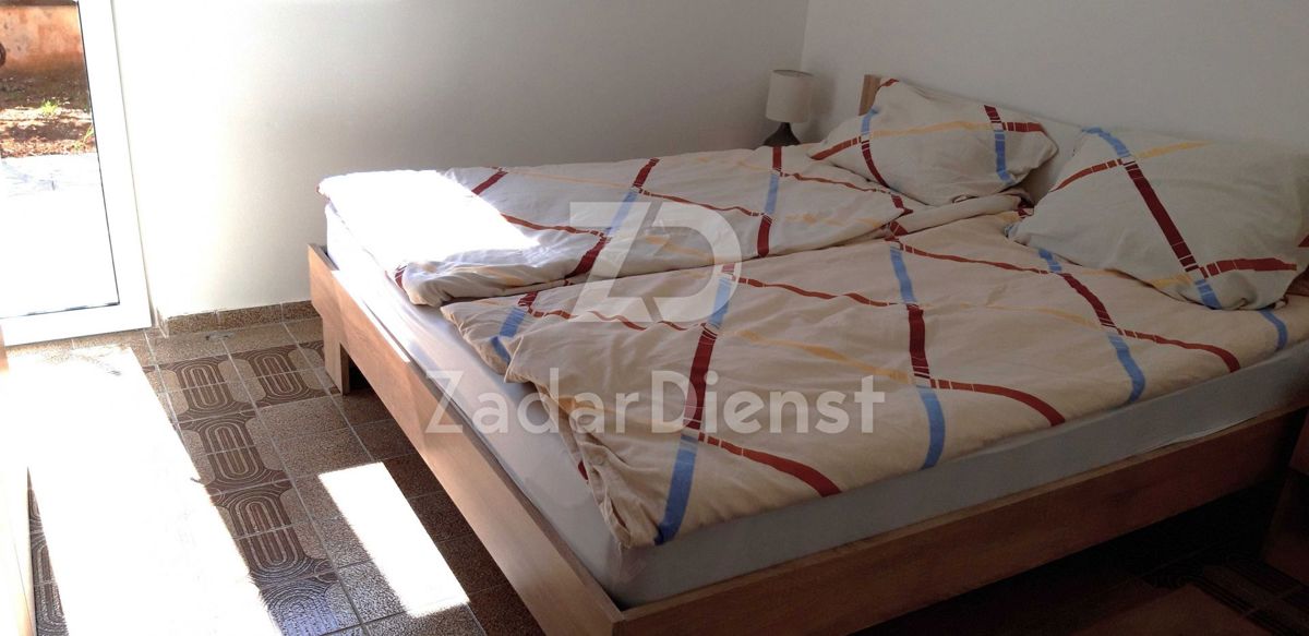 Splendida villetta al piano terra, seconda fila sul mare sull'isola di Vir