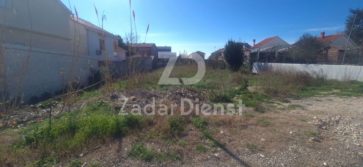 Terreno di 985 m2, seconda fila sul mare a Privlaka