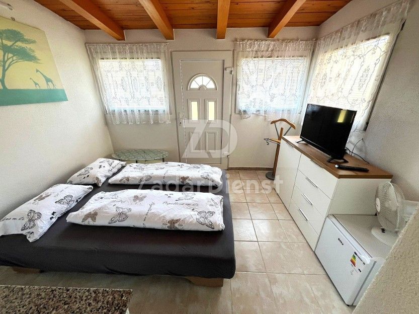 Bella casa con ampio giardino a Gračac