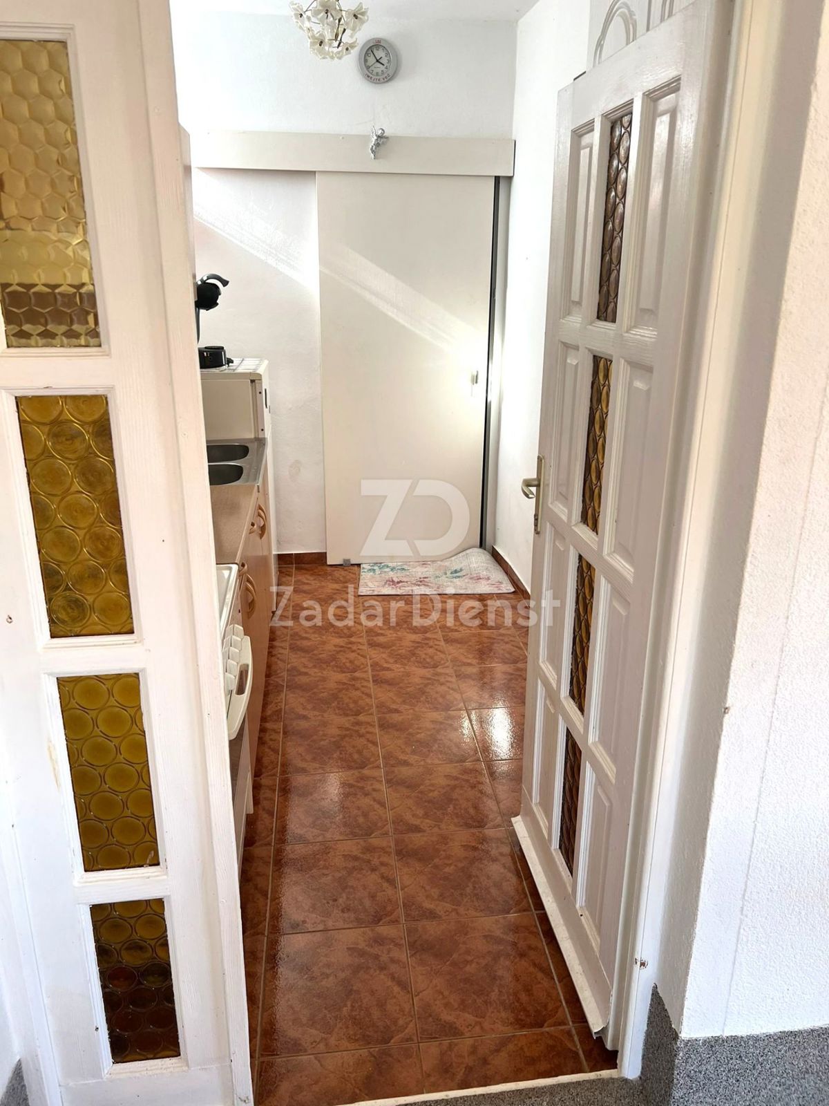 Bella casa con ampio giardino a Gračac