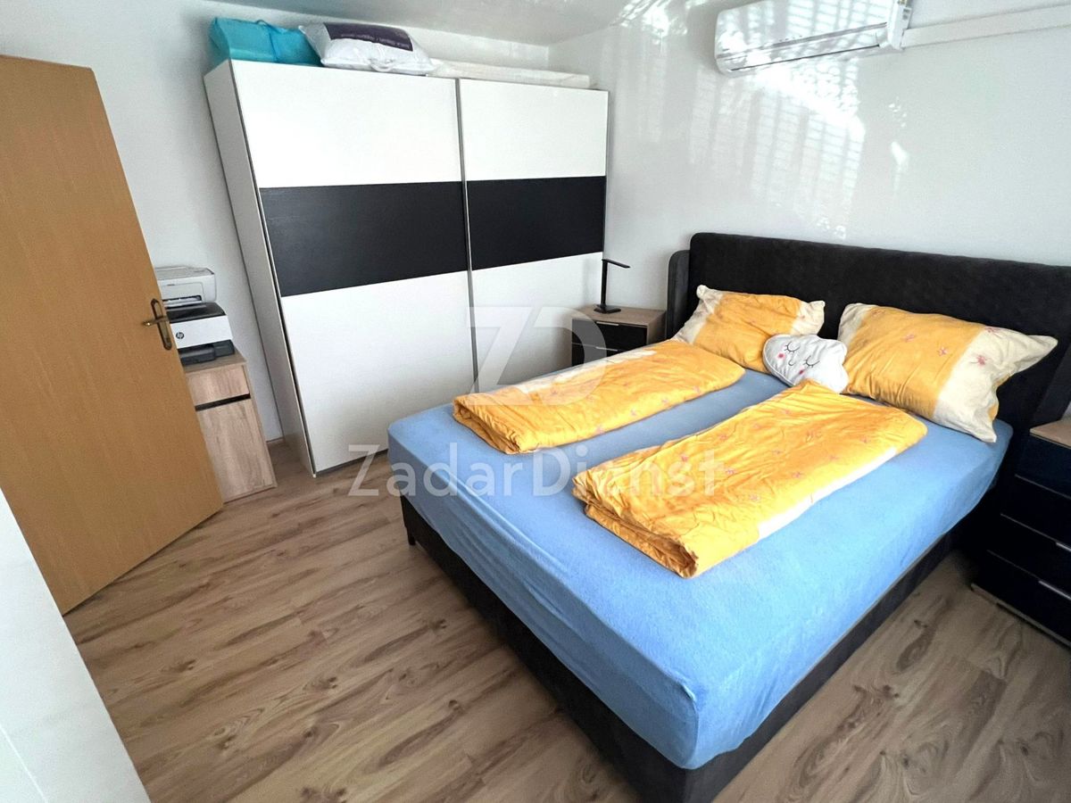 Bella casa con ampio giardino a Gračac