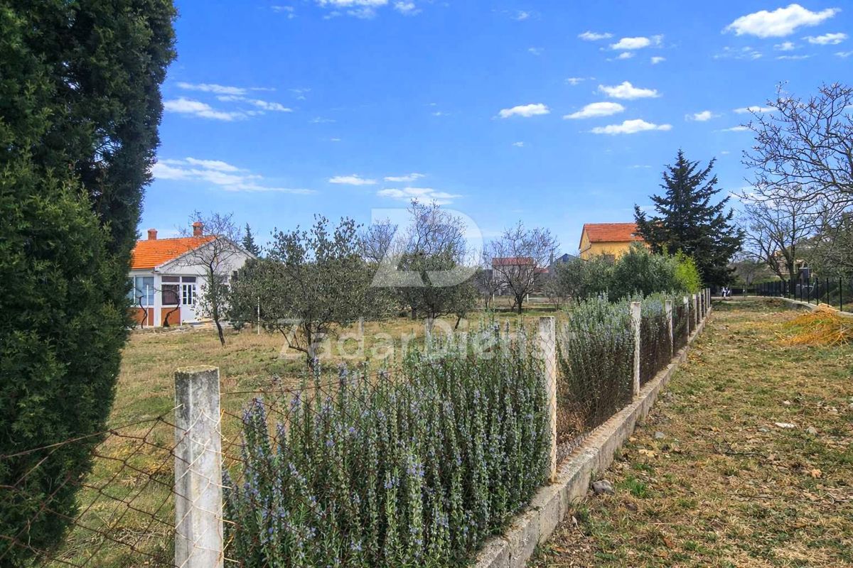 Terreno economico in ottima posizione a Poličnik (Zara)