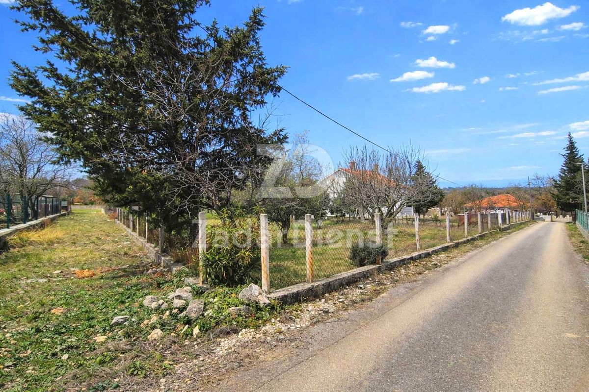 Terreno economico in ottima posizione a Poličnik (Zara)