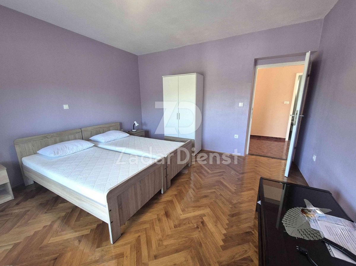 Casa con 3 unità abitative e vista mare a Kožino