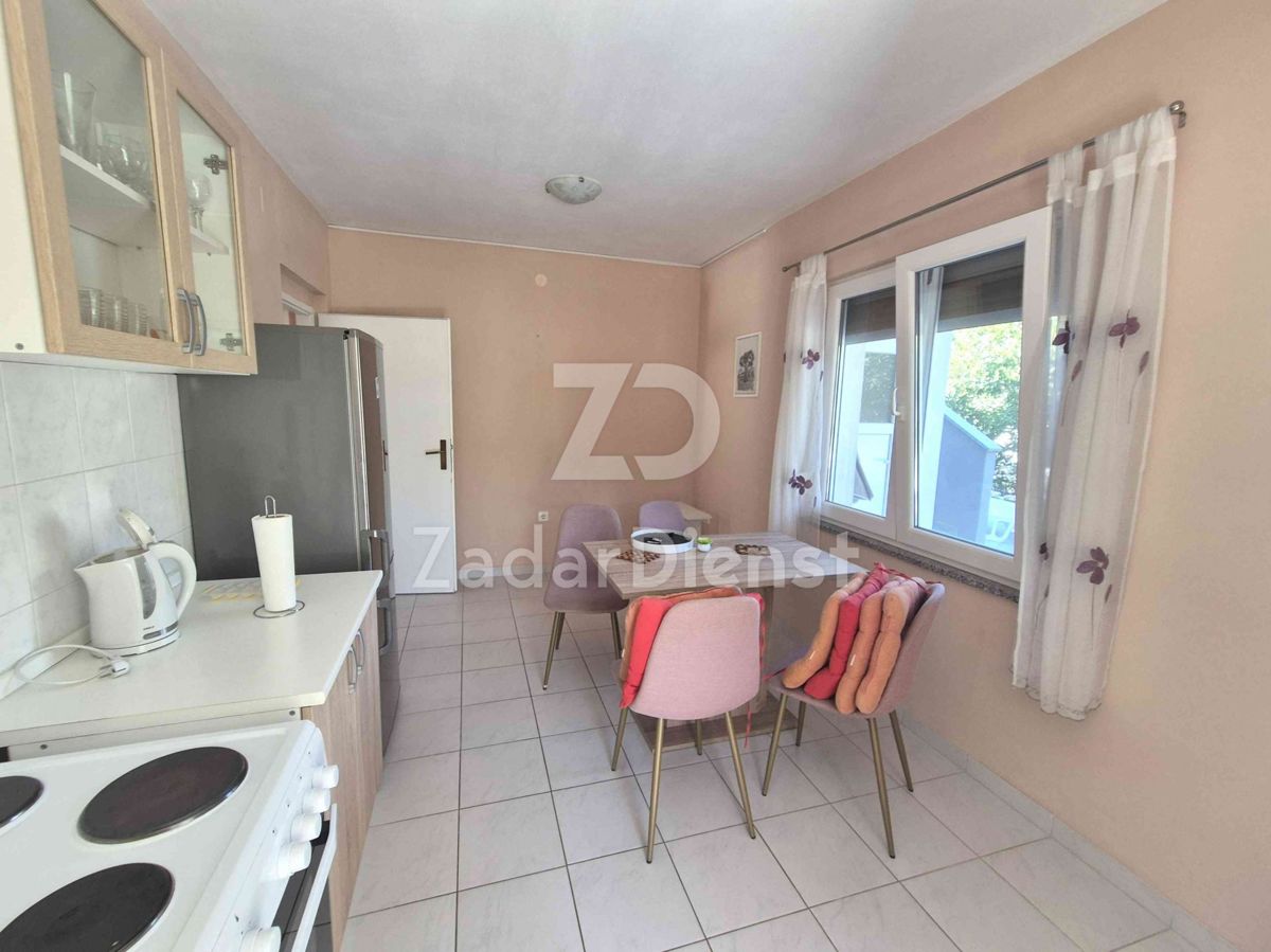 Casa con 3 unità abitative e vista mare a Kožino