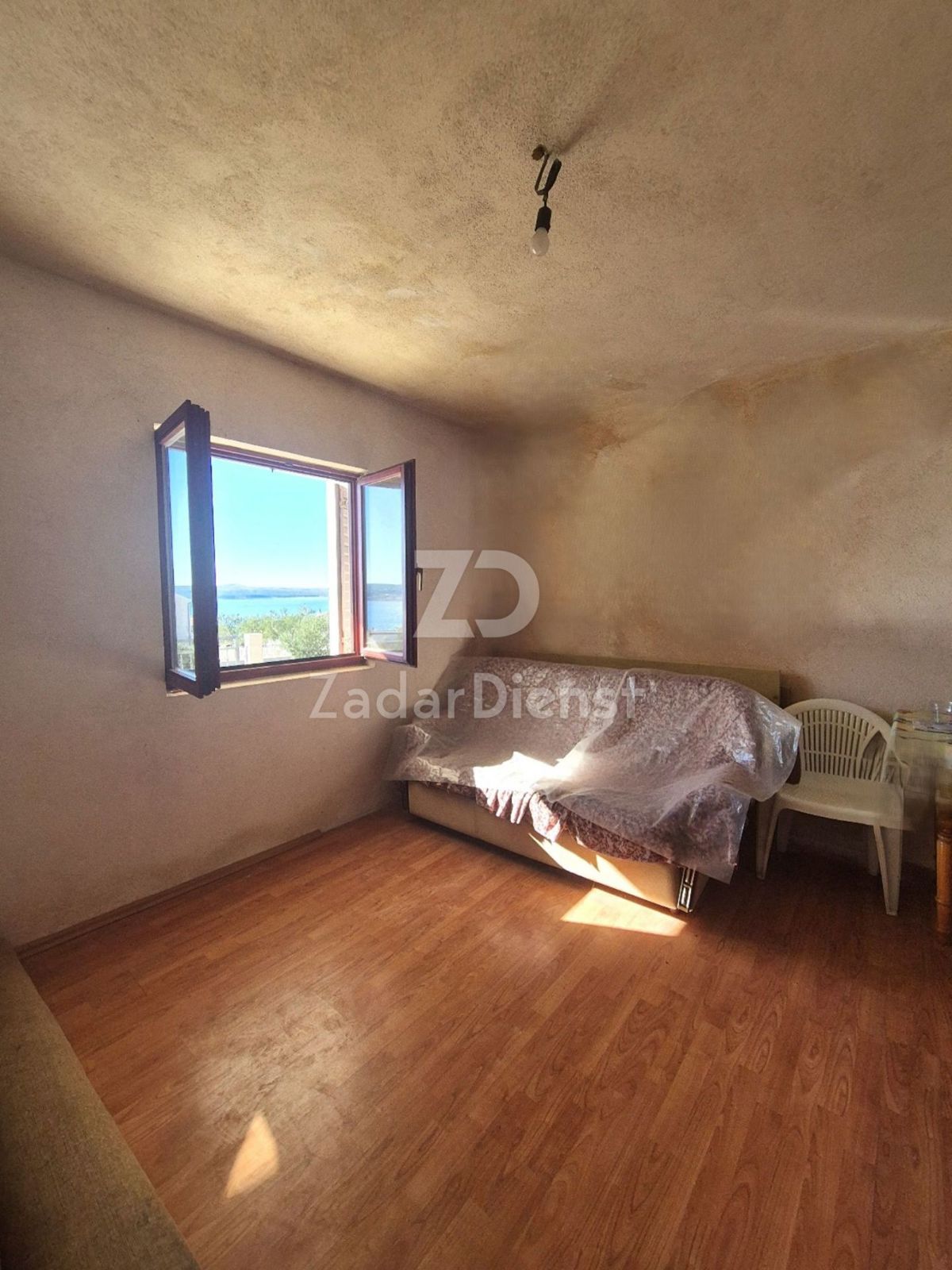 Casa con vista mare aperto a Maslenica