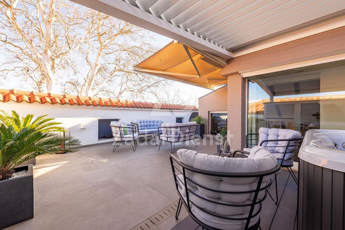 Appartamento di lusso su due piani in una posizione attraente nel centro di Zara