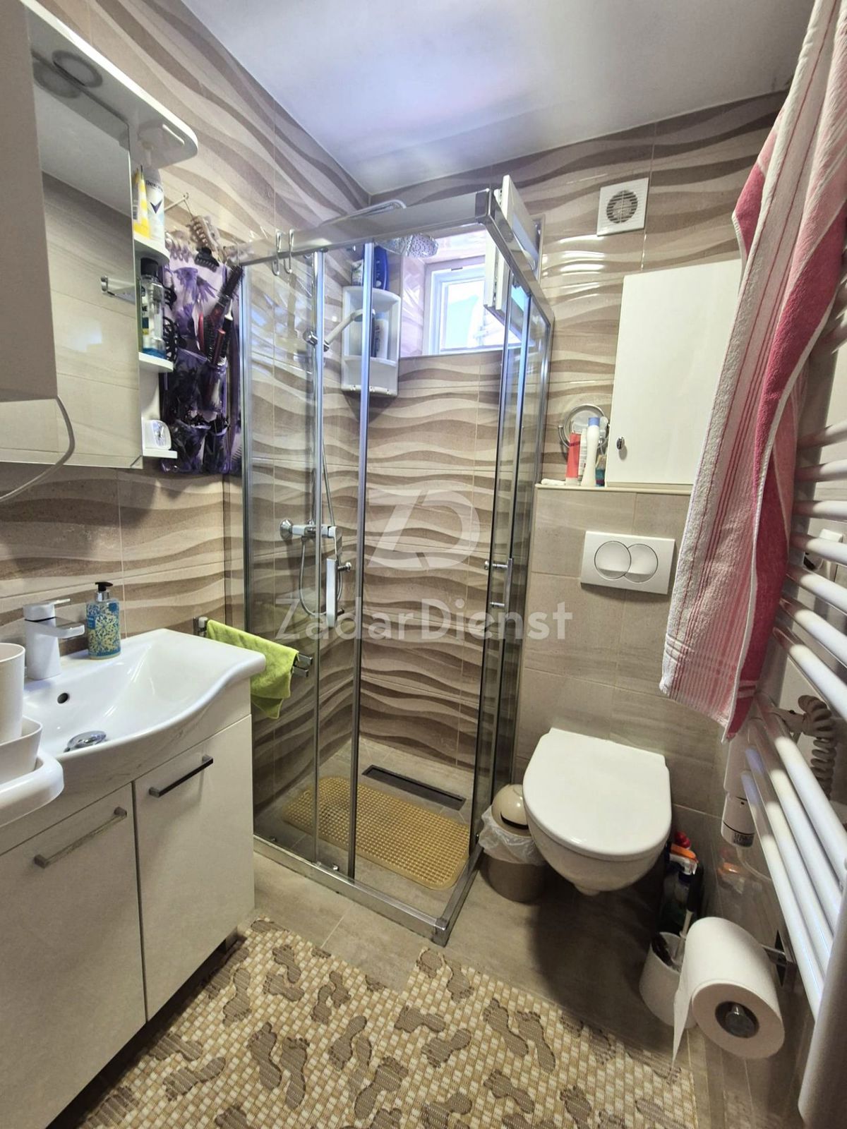 Casa con 3 unità abitative, a 300 m dal mare a Vir