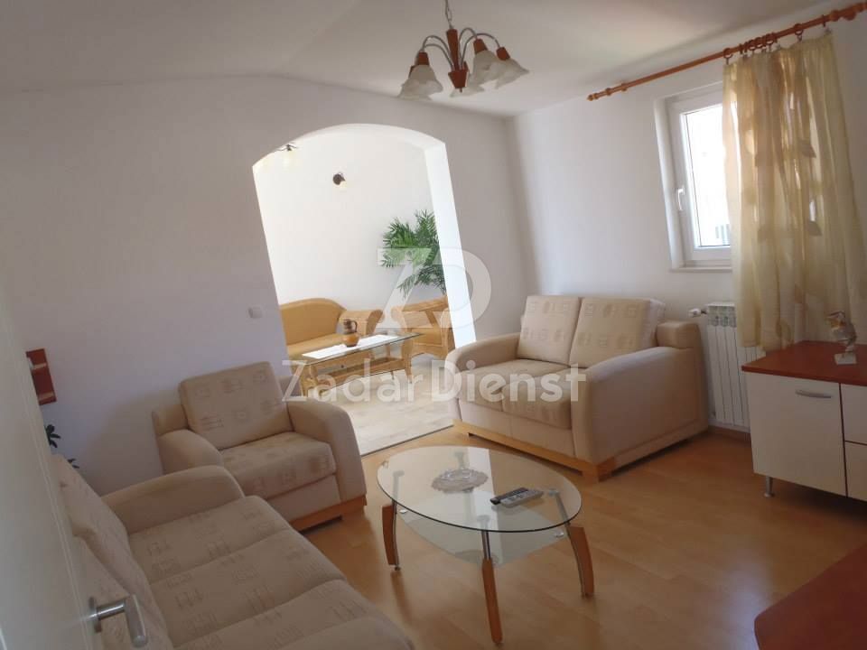 Villa con 7 unità abitative a Zara