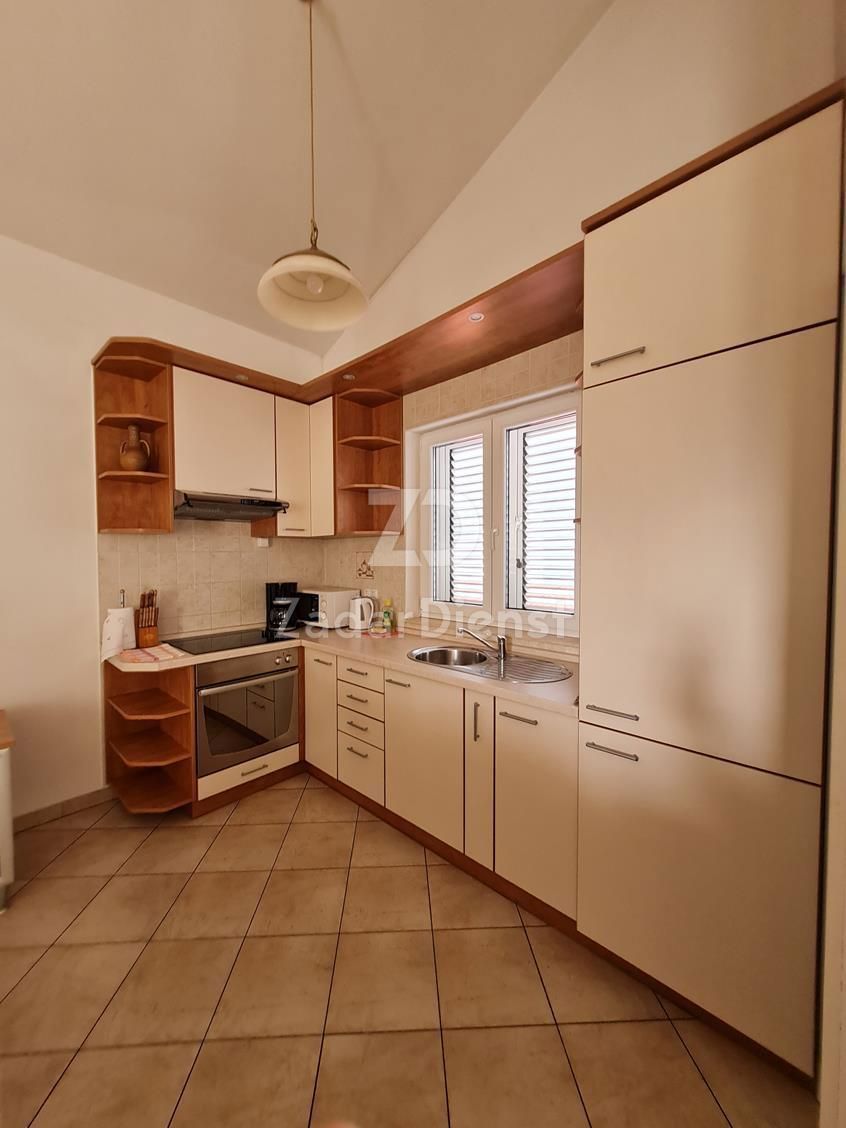 Villa con 7 unità abitative a Zara