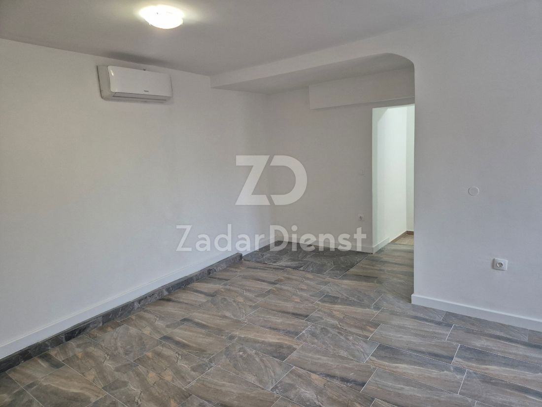 Casa con 3 unità abitative, a 150 m dal mare - Murter