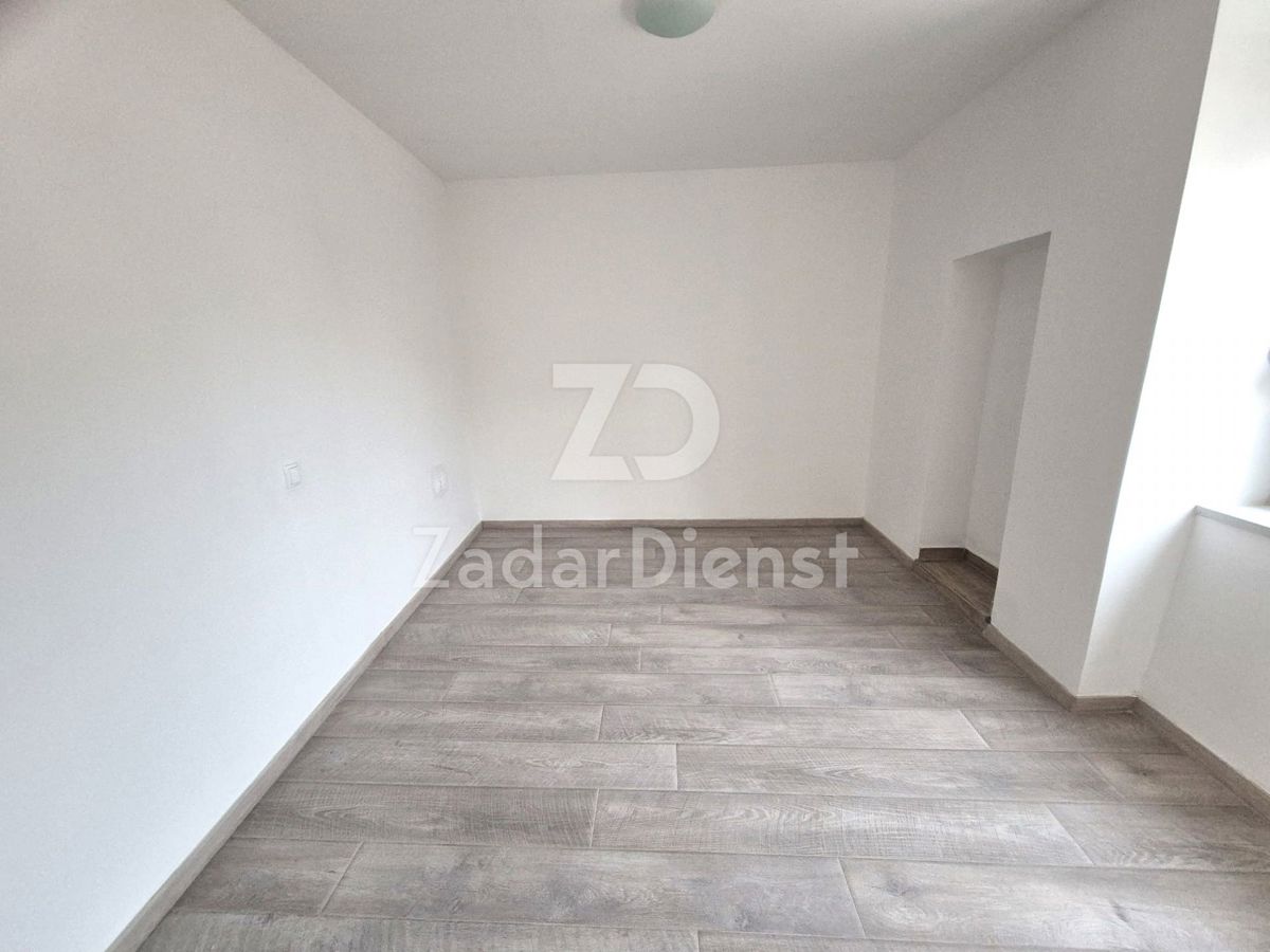 Casa con 3 unità abitative, a 150 m dal mare - Murter